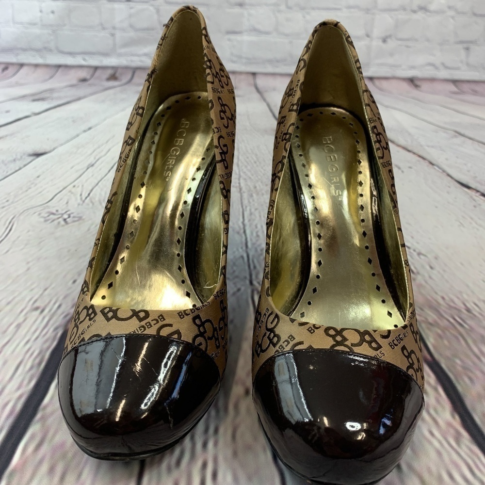 🎉BCBGirls Pumps w/ Brown Patent Leathern Details - Picture 6 of 9